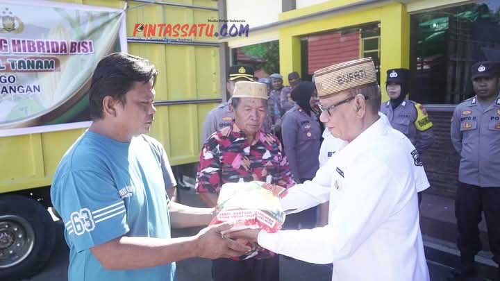 Kapolres Bone Bolango Terima Kunjungan Sekaligus Penyerahan