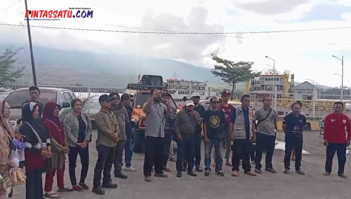 warga lombok menolak