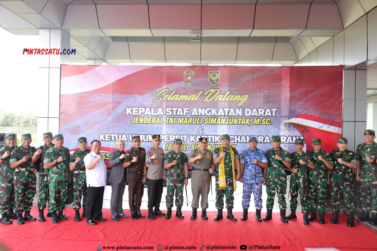 Tiba di Babel Kasad Maruli Simanjuntak Disambut Gubernur Hidayat
